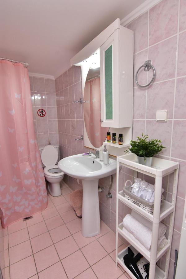 Iakovos Apartments Chorafakia Bagian luar foto