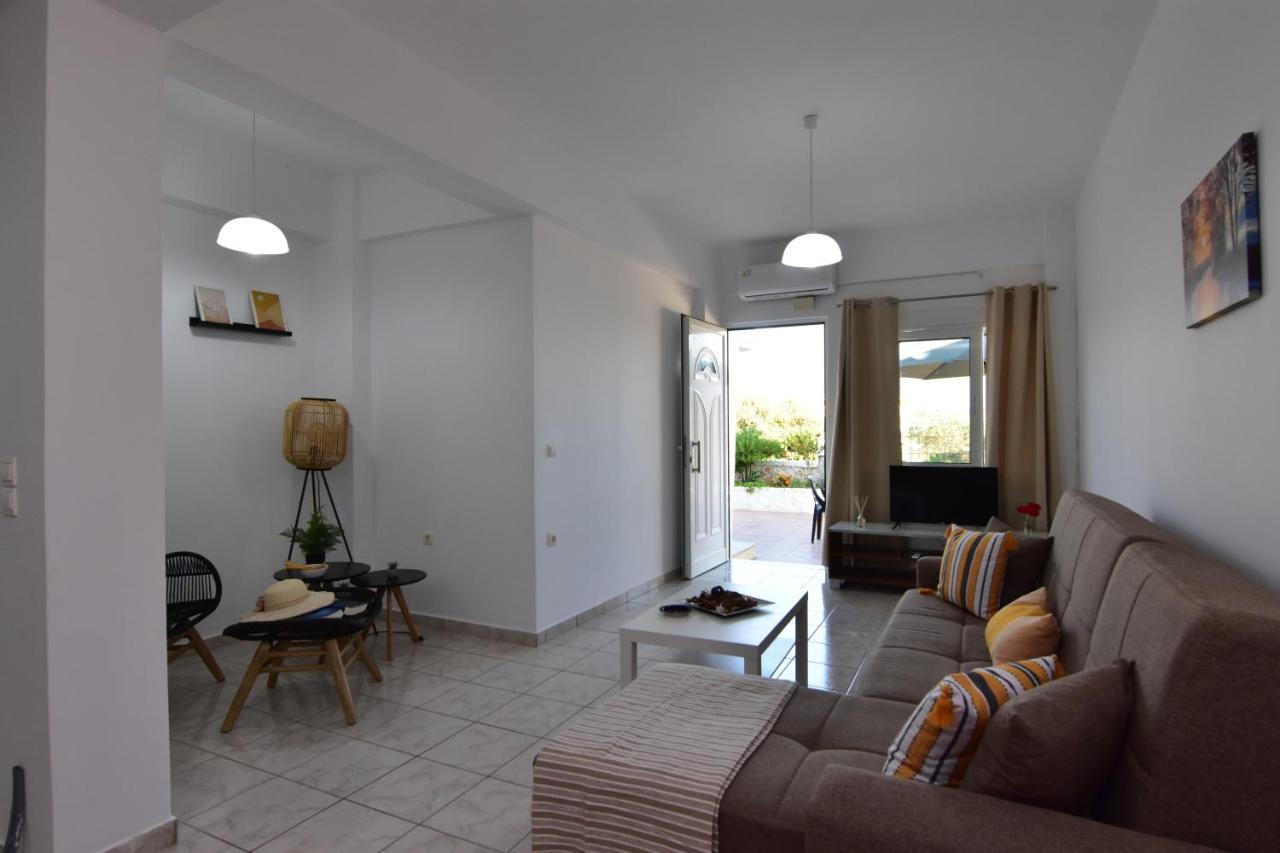 Iakovos Apartments Chorafakia Bagian luar foto