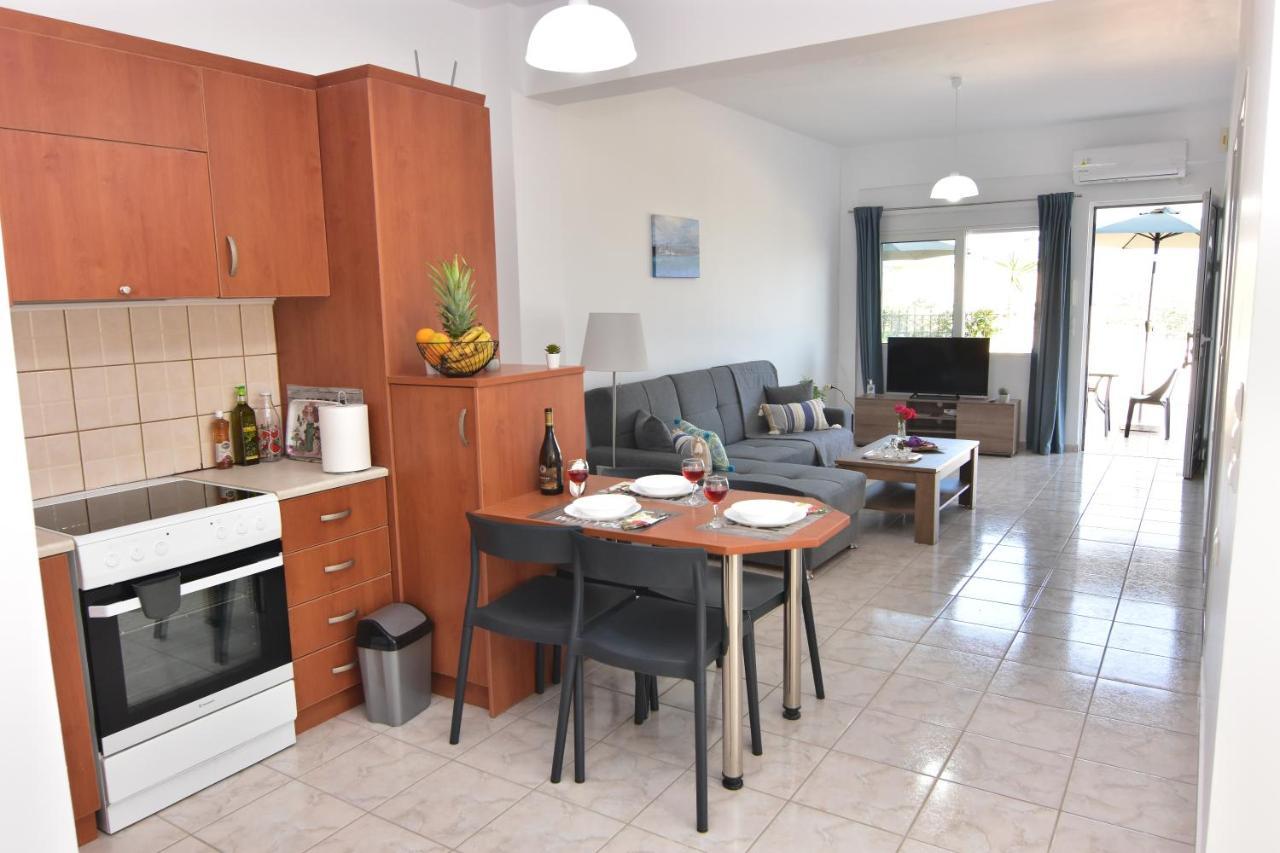 Iakovos Apartments Chorafakia Bagian luar foto