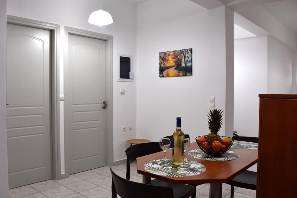 Iakovos Apartments Chorafakia Bagian luar foto