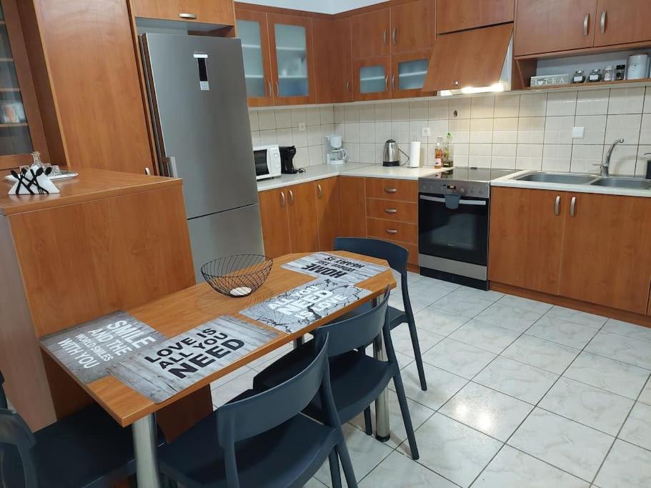 Iakovos Apartments Chorafakia Bagian luar foto