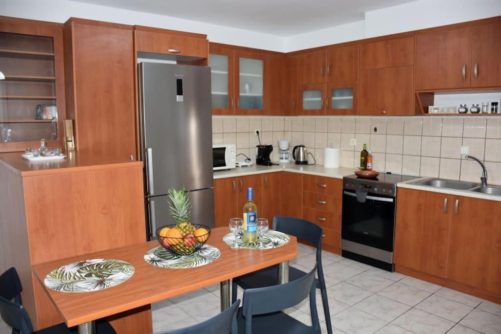 Iakovos Apartments Chorafakia Bagian luar foto