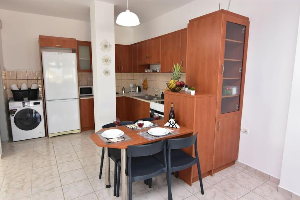 Iakovos Apartments Chorafakia Bagian luar foto