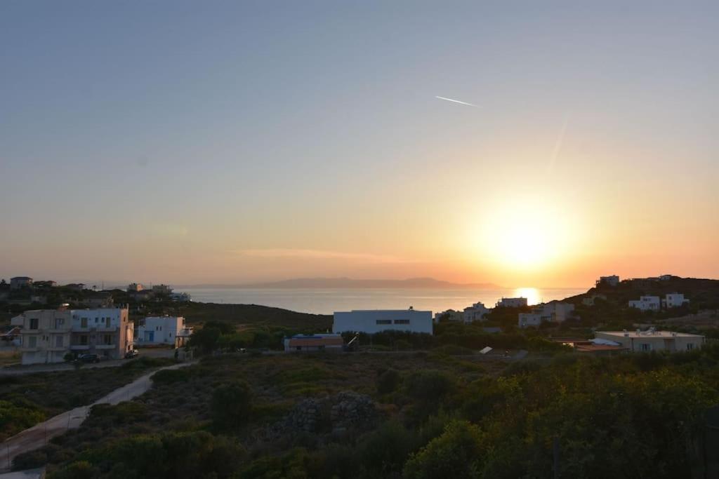 Iakovos Apartments Chorafakia Bagian luar foto